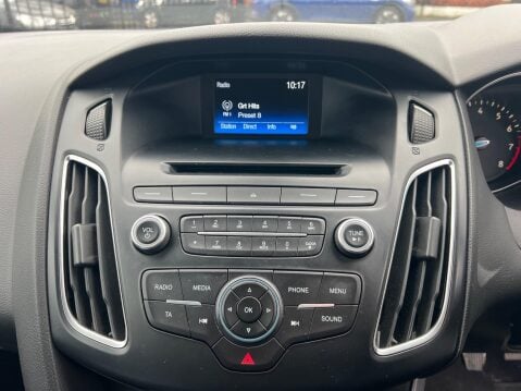 Ford Focus 1.0T EcoBoost Zetec Euro 6 (s/s) 5dr 29