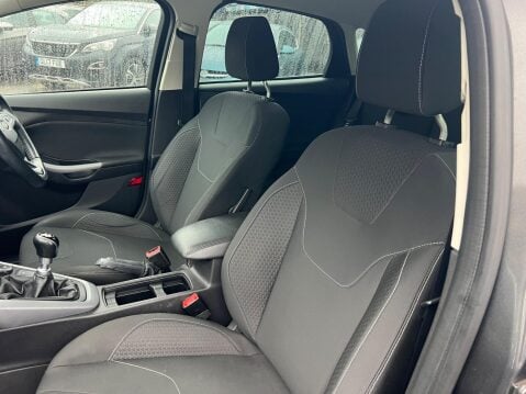 Ford Focus 1.0T EcoBoost Zetec Euro 6 (s/s) 5dr 25