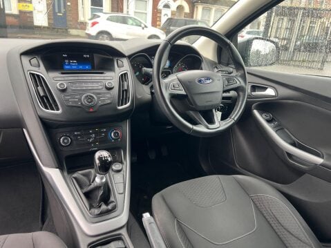 Ford Focus 1.0T EcoBoost Zetec Euro 6 (s/s) 5dr 22