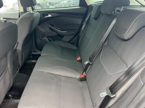 Ford Focus 1.0T EcoBoost Zetec Euro 6 (s/s) 5dr 27
