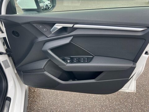 Audi A3 1.5 TFSI 35 S line S Tronic Euro 6 (s/s) 4dr 34