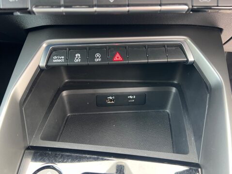 Audi A3 1.5 TFSI 35 S line S Tronic Euro 6 (s/s) 4dr 39