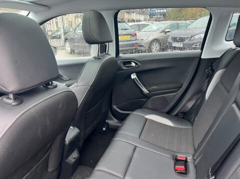 Peugeot 2008 1.2 PureTech Allure EAT Euro 6 (s/s) 5dr 23
