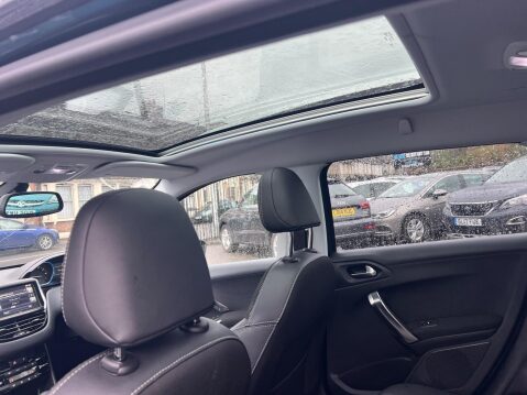 Peugeot 2008 1.2 PureTech Allure EAT Euro 6 (s/s) 5dr 24