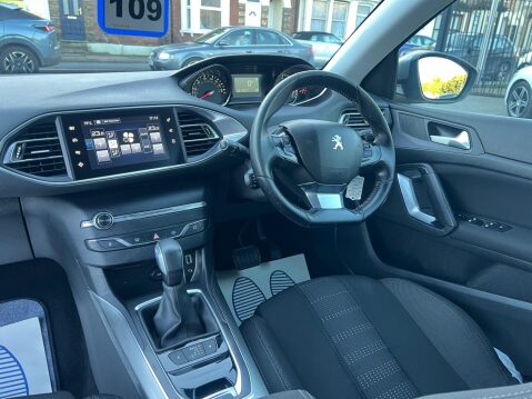 Peugeot 308 1.2 PureTech Allure EAT Euro 6 (s/s) 5dr 23