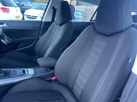 Peugeot 308 1.2 PureTech Allure EAT Euro 6 (s/s) 5dr 27