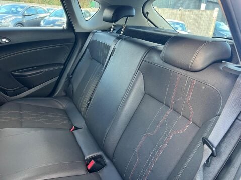 Vauxhall Astra 1.6 16v Limited Edition Hatchback 5dr Petrol Manual Euro 5 (115 ps) 23