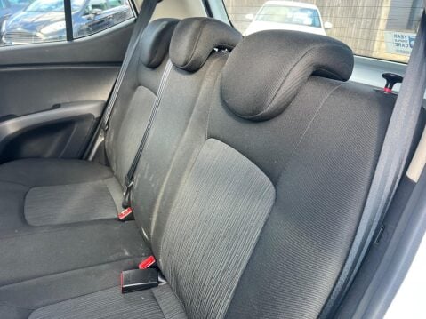 Hyundai i10 1.2 Active Auto Euro 5 5dr 17