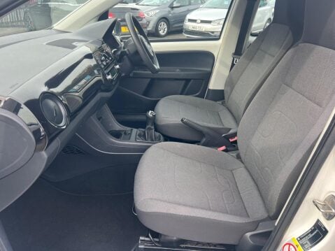 Volkswagen Up 1.0 Move up! Euro 5 5dr 21