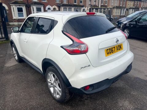 Nissan Juke 1.2 DIG-T Acenta Euro 6 (s/s) 5dr 4