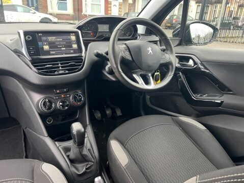 Peugeot 208 1.2 PureTech Active Design Menthol Euro 6 5dr 18
