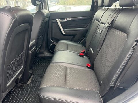 Chevrolet Captiva 2.2 VCDi LT Auto 4WD Euro 5 5dr (7 Seats) 27