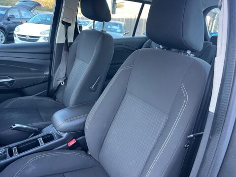 Ford Grand C-Max 1.0T EcoBoost Zetec Euro 6 (s/s) 5dr (Nav) 25