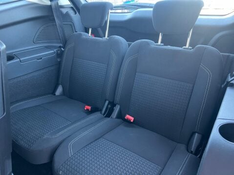 Ford Grand C-Max 1.0T EcoBoost Zetec Euro 6 (s/s) 5dr (Nav) 29