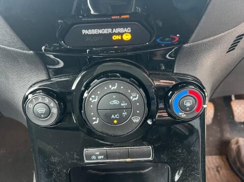 Ford Fiesta 1.0T EcoBoost Zetec Euro 6 (s/s) 3dr 29