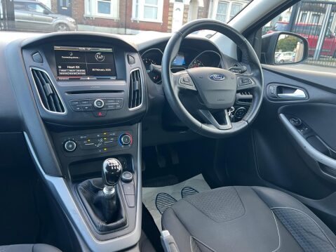 Ford Focus 1.0T EcoBoost Zetec Euro 6 (s/s) 5dr 21