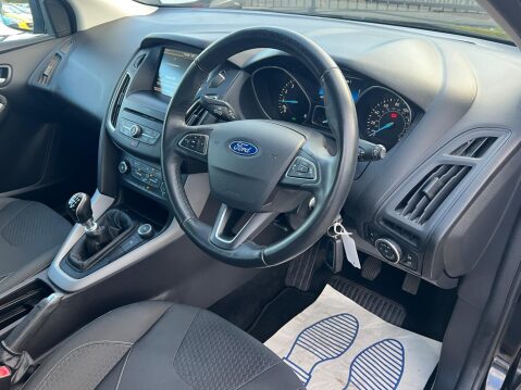 Ford Focus 1.0T EcoBoost Zetec Euro 6 (s/s) 5dr 17