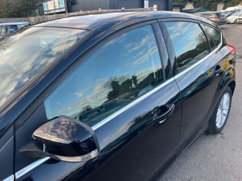 Ford Focus 1.0T EcoBoost Zetec Euro 6 (s/s) 5dr 14