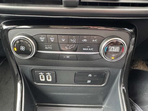 Ford Ecosport 1.0 EcoSport Titanium 5dr 29