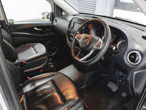 Mercedes-Benz Vito 2.1 116 CDI BlueTEC SELECT Tourer Diesel G-Tronic+ 16