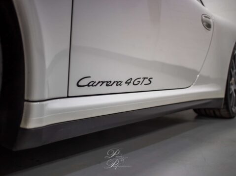 Porsche 911 3.8 911 Carrera 4 GTS Semi-Auto 4WD 2dr 27