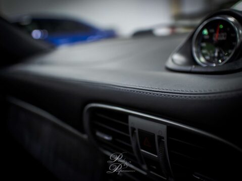 Porsche 911 3.8 911 Carrera 4 GTS Semi-Auto 4WD 2dr 37