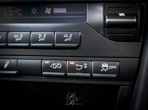 Porsche 911 3.8 911 Carrera 4 GTS Semi-Auto 4WD 2dr 40