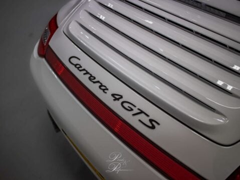 Porsche 911 3.8 911 Carrera 4 GTS Semi-Auto 4WD 2dr 31
