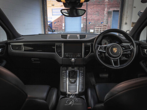Porsche Macan 3.0 Macan S D Semi-Auto 4WD 5dr 24