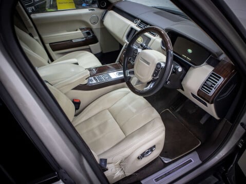 Land Rover Range Rover 3.0 Range Rover Autobiography TDV6 Auto 4WD 5dr 2