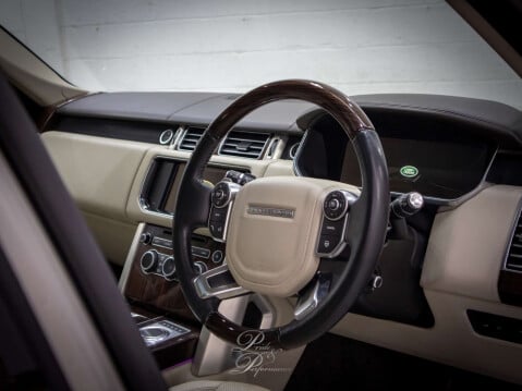 Land Rover Range Rover 3.0 Range Rover Autobiography TDV6 Auto 4WD 5dr 17