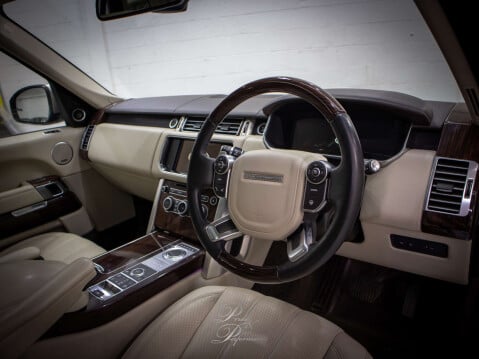 Land Rover Range Rover 3.0 Range Rover Autobiography TDV6 Auto 4WD 5dr 18