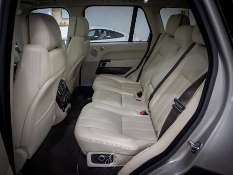 Land Rover Range Rover 3.0 Range Rover Autobiography TDV6 Auto 4WD 5dr 24
