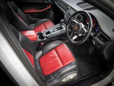 Porsche Macan 2.0 Macan Semi-Auto 4WD 5dr 2