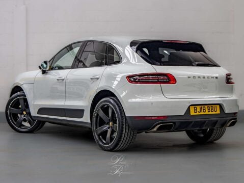 Porsche Macan 2.0 Macan Semi-Auto 4WD 5dr 9