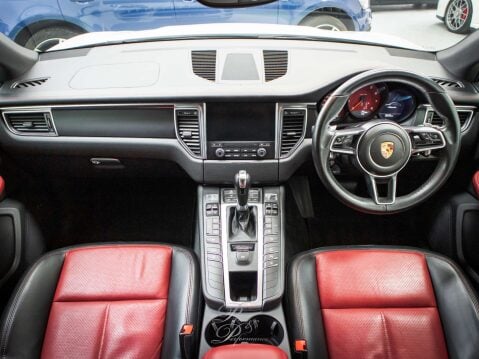 Porsche Macan 2.0 Macan Semi-Auto 4WD 5dr 14