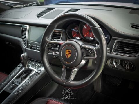 Porsche Macan 2.0 Macan Semi-Auto 4WD 5dr 15