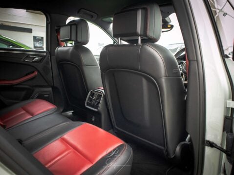 Porsche Macan 2.0 Macan Semi-Auto 4WD 5dr 17