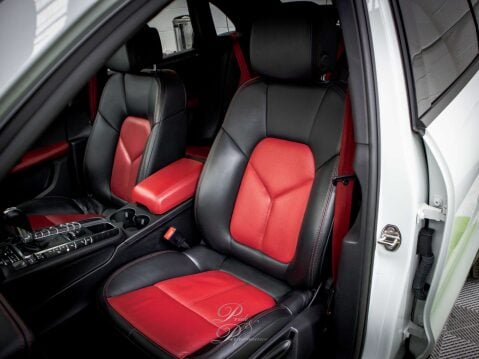 Porsche Macan 2.0 Macan Semi-Auto 4WD 5dr 21