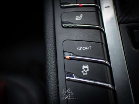 Porsche Macan 2.0 Macan Semi-Auto 4WD 5dr 46