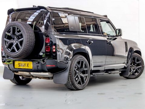Land Rover Defender 3.0 Defender X-Dynamic HSE D MHEV Auto 4WD 5dr 7