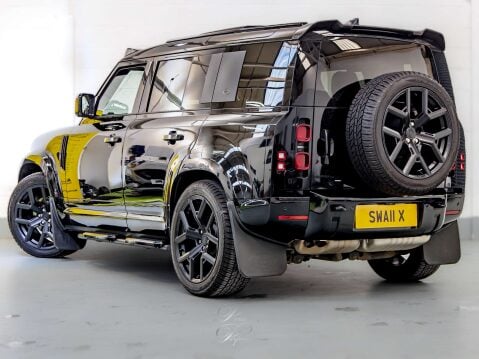 Land Rover Defender 3.0 Defender X-Dynamic HSE D MHEV Auto 4WD 5dr 9