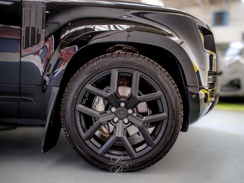Land Rover Defender 3.0 Defender X-Dynamic HSE D MHEV Auto 4WD 5dr 11