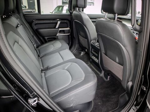 Land Rover Defender 3.0 Defender X-Dynamic HSE D MHEV Auto 4WD 5dr 19