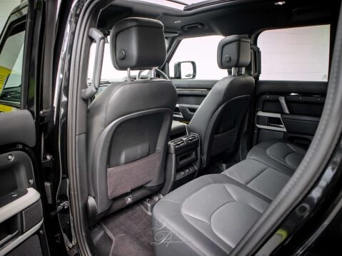 Land Rover Defender 3.0 Defender X-Dynamic HSE D MHEV Auto 4WD 5dr 23