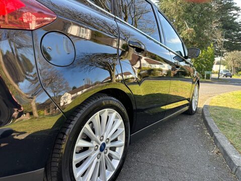 Ford C-Max 1.0T EcoBoost Titanium Euro 6 (s/s) 5dr 42