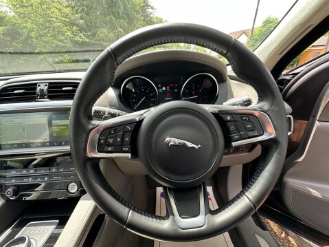 Jaguar F-Pace 2.0 D180 Portfolio Auto AWD Euro 6 (s/s) 5dr 13