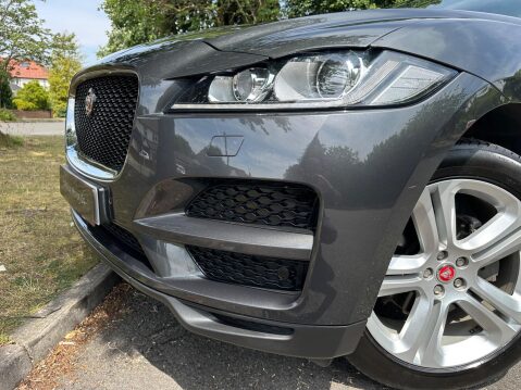 Jaguar F-Pace 2.0 D180 Portfolio Auto AWD Euro 6 (s/s) 5dr 48