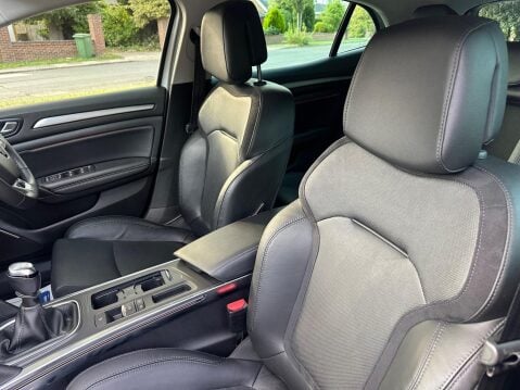 Renault Megane 1.2 TCe Signature Nav Euro 6 (s/s) 5dr 97