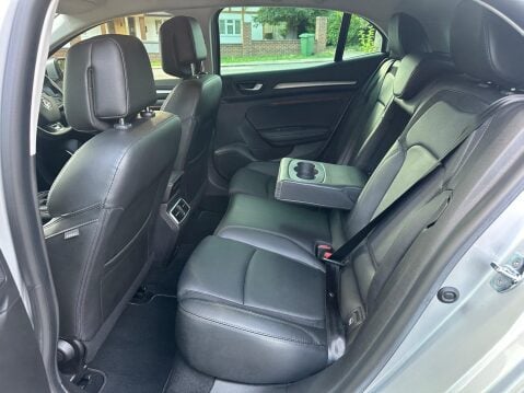 Renault Megane 1.2 TCe Signature Nav Euro 6 (s/s) 5dr 91